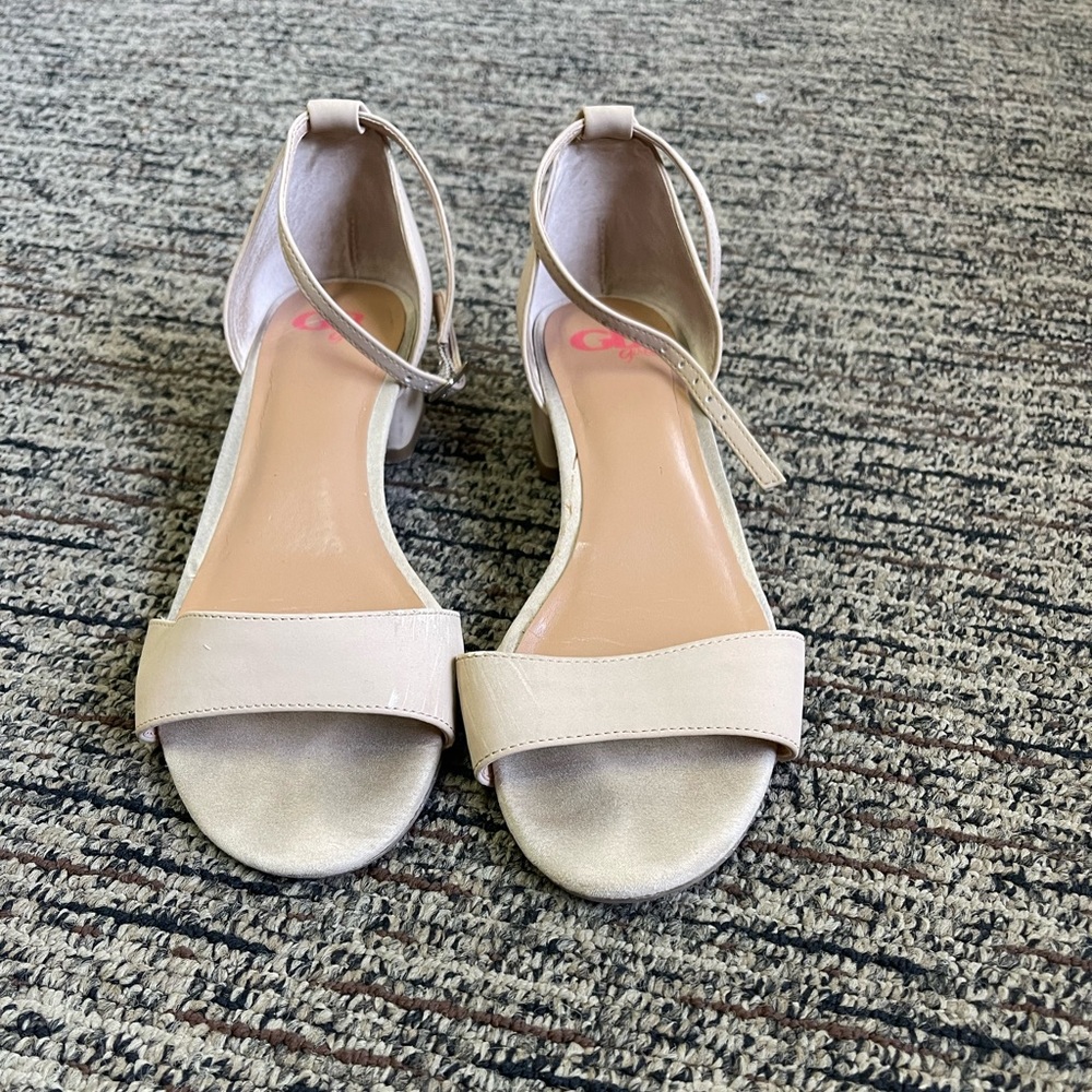 Kitten heels